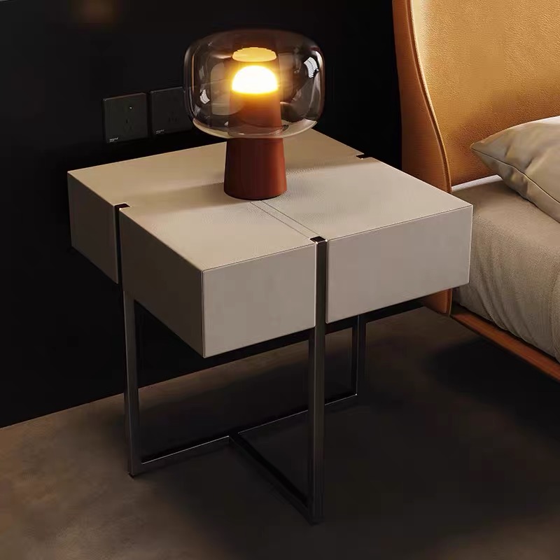 [LNX-DSB-030] Porto Bedside Stool